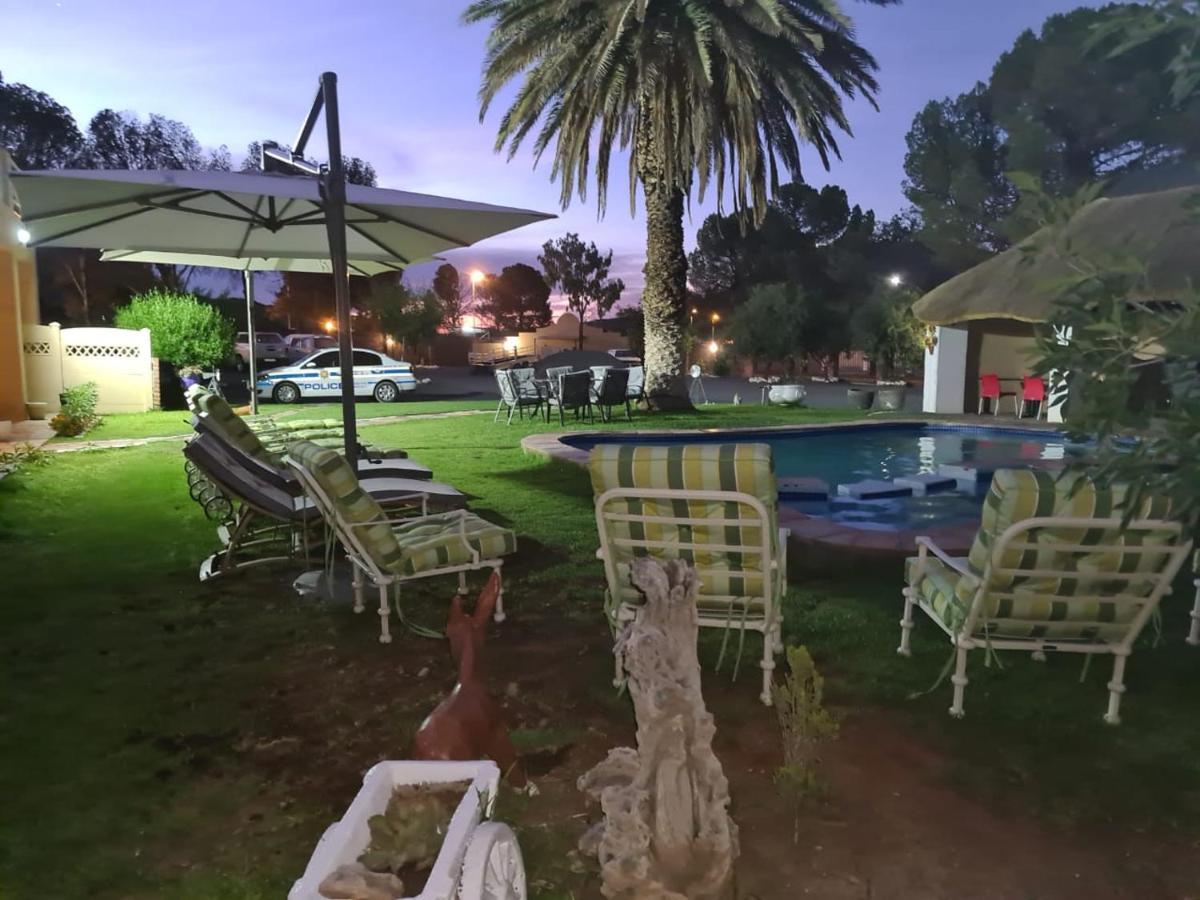 Victoria Oaks Guesthouse Victoria West Luaran gambar